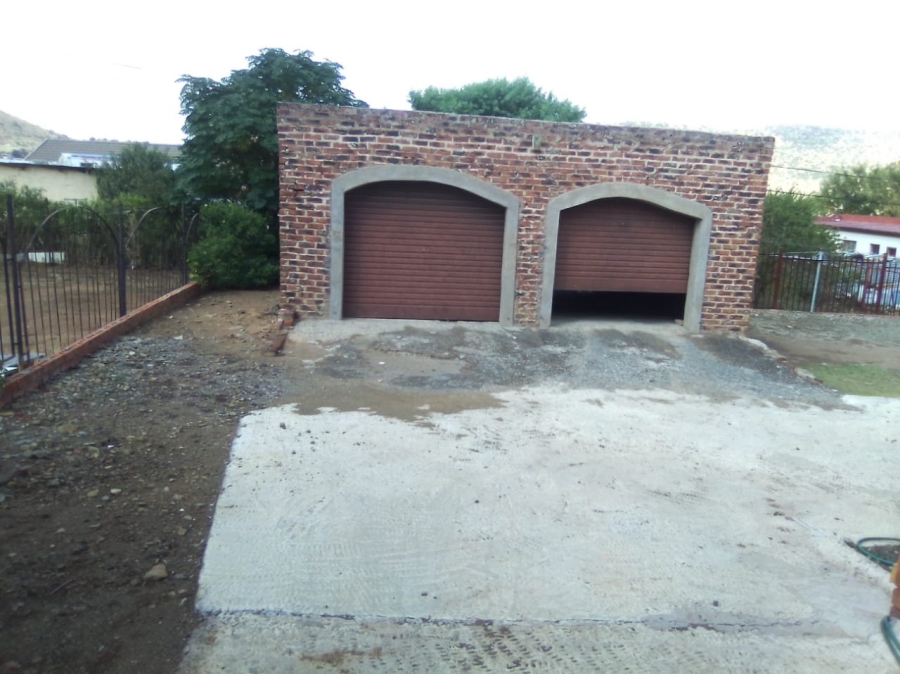 3 Bedroom Property for Sale in Molifi Tau Kloof Free State